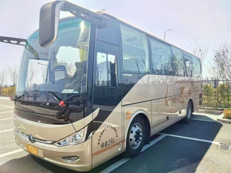 青岛大巴车队出发前整备