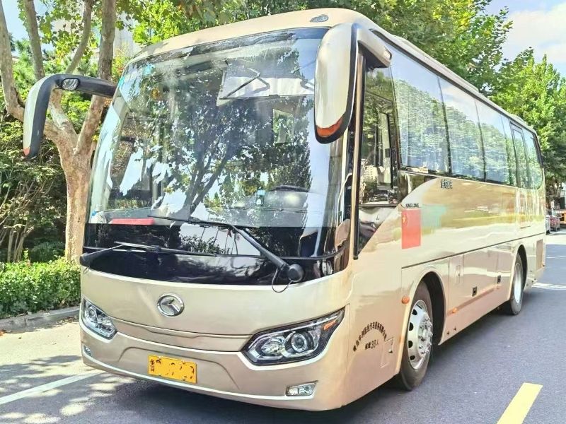 青岛旅游大巴车队实拍