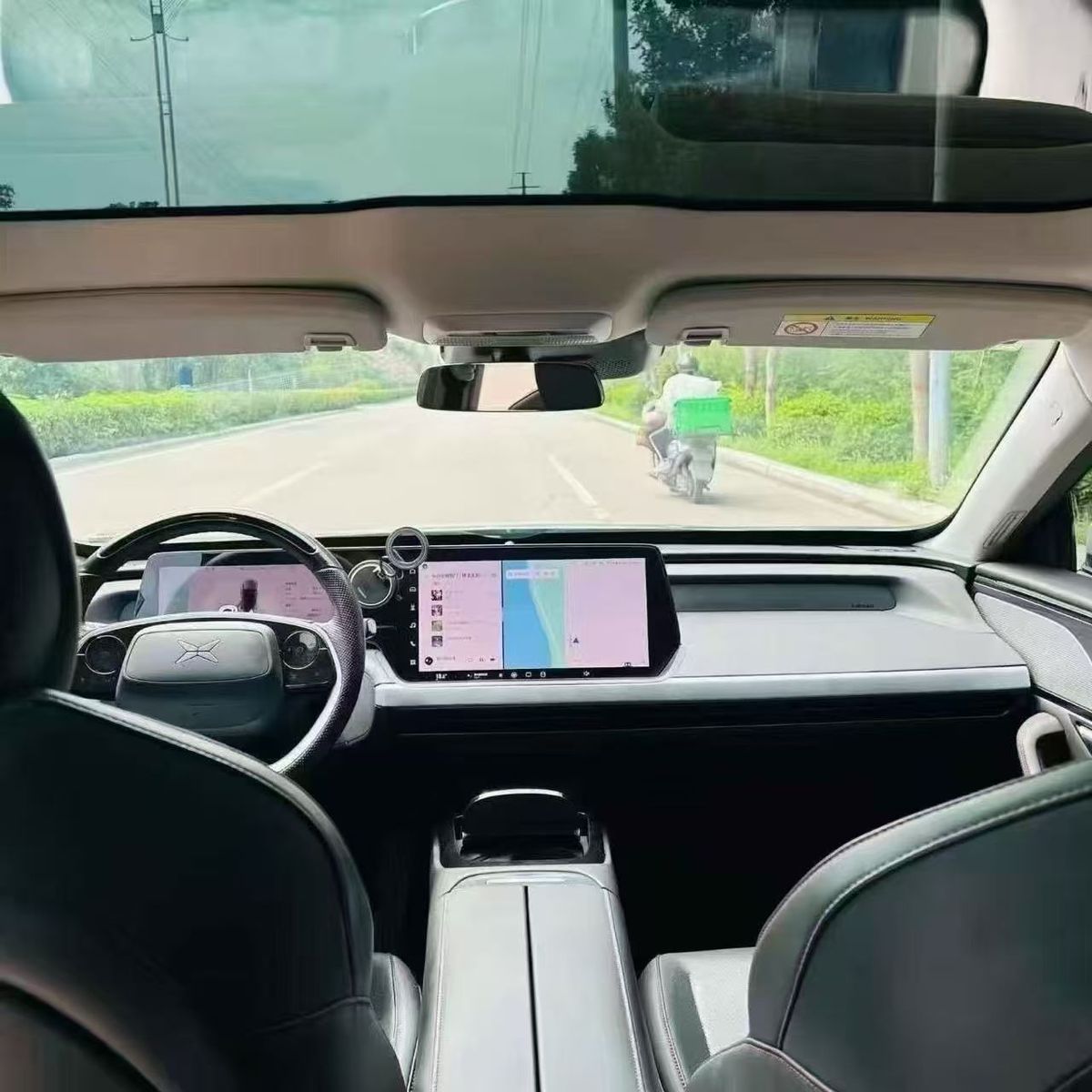 车辆内饰与座椅实拍