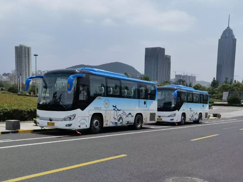 旅游大巴车队实拍·图69｜青岛周末和工作日包车差多少？青岛君爱悦 Weekend Pricing 说明