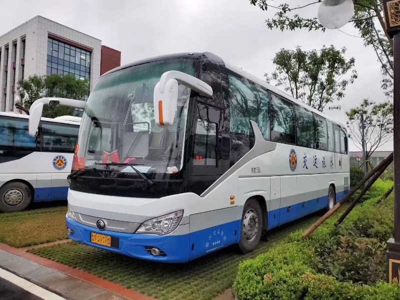 旅游大巴车队实拍｜青岛油菜花田一日游怎么安排车？青岛君爱悦 Rape 