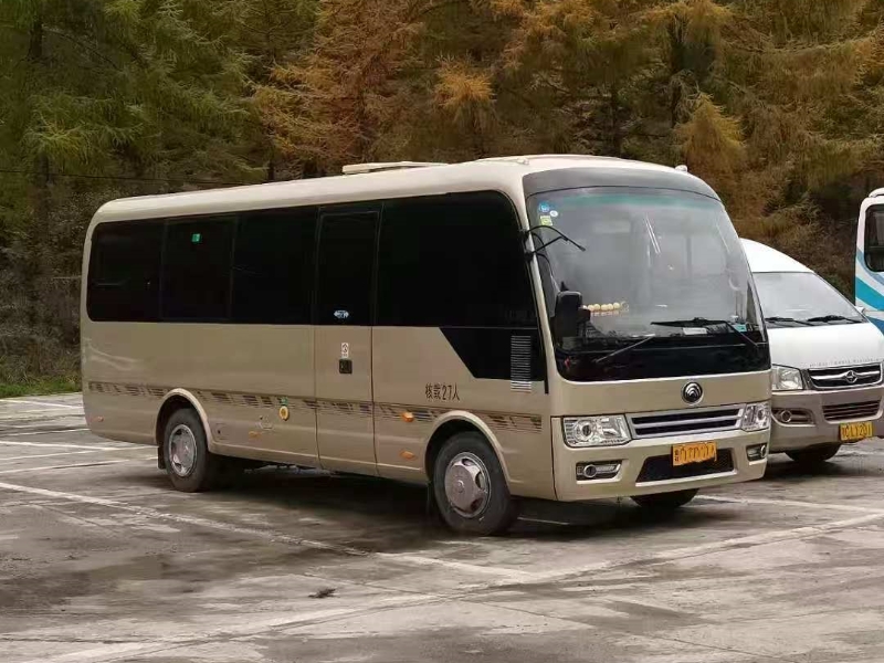 旅游大巴车队实拍｜青岛到烟台包车怎么安排？青岛君爱悦 Intercit
