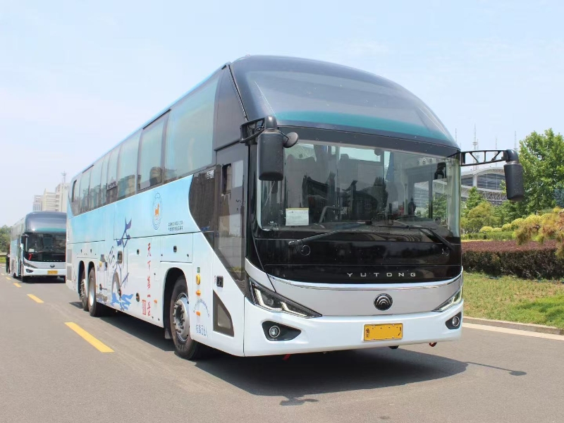 旅游大巴车队实拍｜青岛冬天温泉加包车怎么组合？青岛君爱悦 Winter
